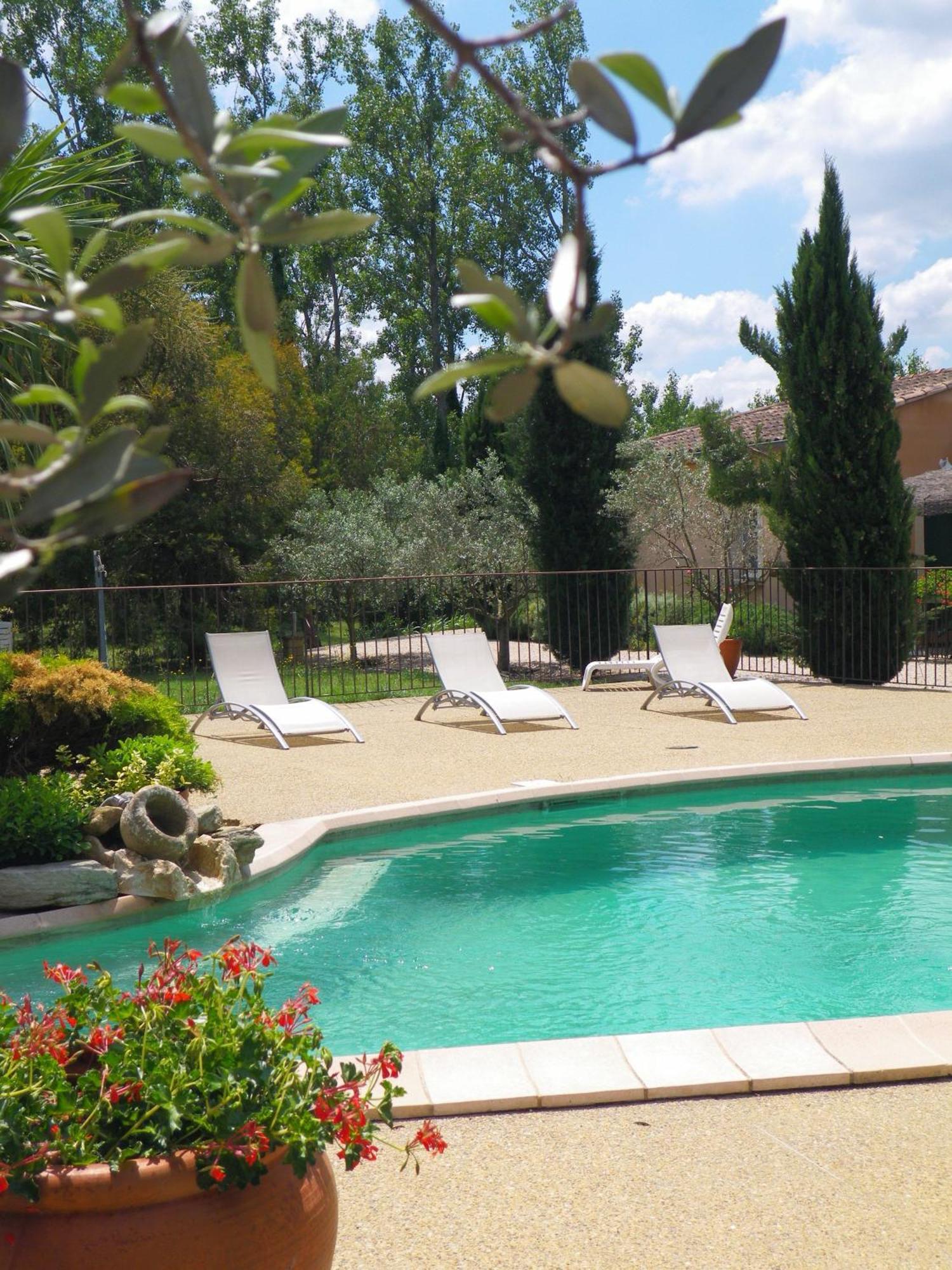 Residence Les Peupliers Loriol-du-Comtat ภายนอก รูปภาพ
