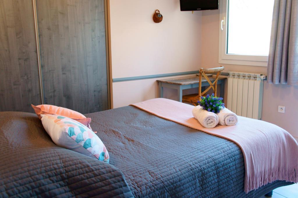 Residence Les Peupliers Loriol-du-Comtat ภายนอก รูปภาพ