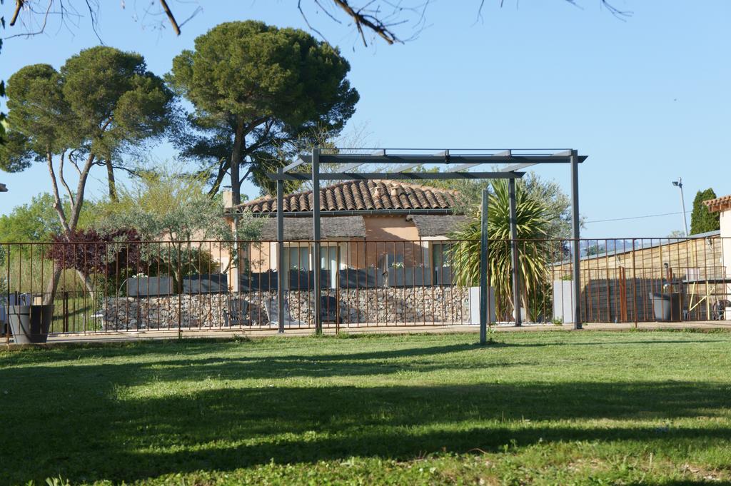 Residence Les Peupliers Loriol-du-Comtat ภายนอก รูปภาพ